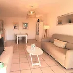 Apartamento Climatise Centre Ville, Proche Plages Raphael Et Frejus Avec Ascenseur