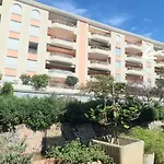 Apartamento Climatise Centre Ville, Proche Plages Raphael Et Frejus Avec Ascenseur *